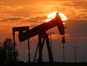 چشم انداز بازار نفت همچنان برفکی است