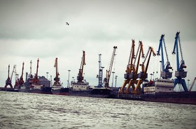 افزایش مساحت انبارهای منطقه آزاد انزلی با رعایت استانداردهای بورس کالا