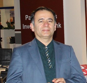 ایران‌خودرو "دنا" را به بورس کالا می‌ آورد