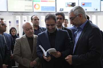 رییس سازمان بورس از ۳ کتاب بورس کالا رونمایی کرد