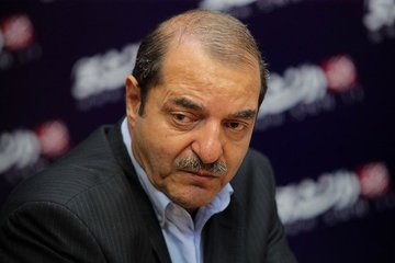 لزوم تمرکز بر عرضه مواد اولیه و محصولات مهم در بورس کالا