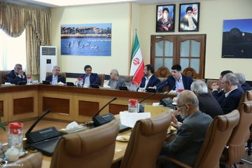 موافقت کمیسیون اقتصاد هیئت دولت با عرضه ذرت و جو در بورس کالا