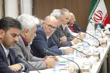 میز تخصصی کالایی با موضوع هم اندیشی در خصوص ورود کشمش به بورس کالا