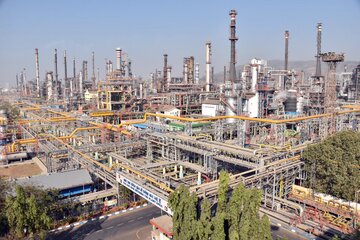 کاهش تولید محصولات پتروشیمی سنگاپور در ماه اکتبر