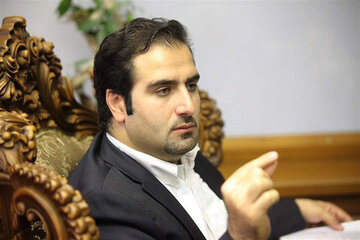 رانت چندین هزارمیلیاردی با قیمت گذاری دستوری فولاد/از سهامداران مان دفاع می کنیم