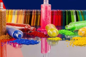 عرضه ۲۸ هزار تن فرآورده های نفتی و پتروشیمی در بورس کالا