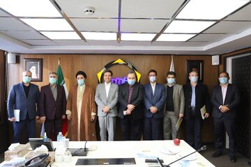 ۶۰۰ تا ۷۰۰ هزار تن سیب آذربایجان غربی در راه بورس کالا/
انبارهای استاندارد هفته آینده به بورس کالا معرفی می شود