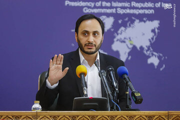 جهش ۱۳۰ درصدی حجم معاملات بورس کالا در سال ۱۴۰۰/
مقابله عملی با سهمیه بندی نورچشمی ها، رانت و فساد