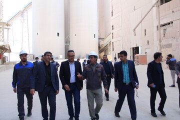 نشست مدیران بورس کالا و مدیران هلدینگ سیمانی غدیر