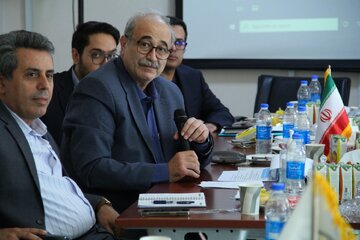 نشست مدیران بورس کالا و مدیران هلدینگ سیمانی غدیر