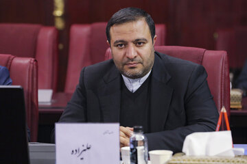 عرضه خودرو در بورس کالا طبق قانون ادامه دارد/ عرضه ها باید بیشتر شود