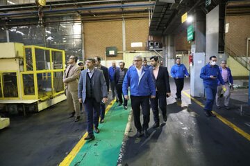 بازدید مدیران ارشد بورس کالااز خط تولید ایران خودرو