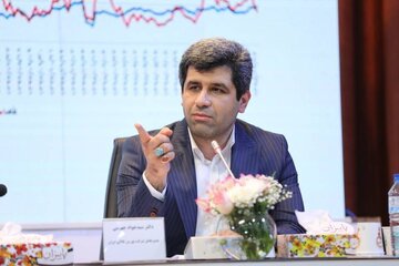 قیمت گذاری دستوری در تضاد با شعار سال است/
به دنبال راه اندازی اوراق سلف موازی استاندارد ارزی هستیم