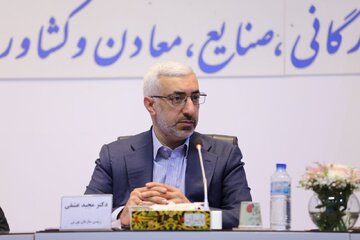 عمده مردم با سرمایه‌گذاری در بورس به واسطه سهام عدالت آشنا هستند