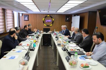 نشست هم اندیشی بورس کالا و انجمن نوردکاران فولادی برگزار شد