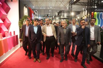 بازدید مدیرعامل بورس کالای ایران از واحدهای تولیدی و نمایشگاه «مواد اولیه، ماشین‌آلات، تکنولوژی، چرم و صنایع وابسته صنعت کفش ایران_قم»