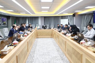 نشست هم اندیشی