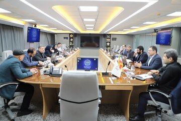 نشست هم اندیشی