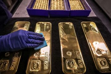 طلا سر به زیر شد