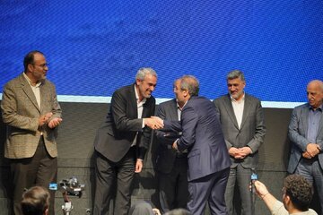 نگاهی به برترین‌های بورس کالا از لنز دوربین-۴